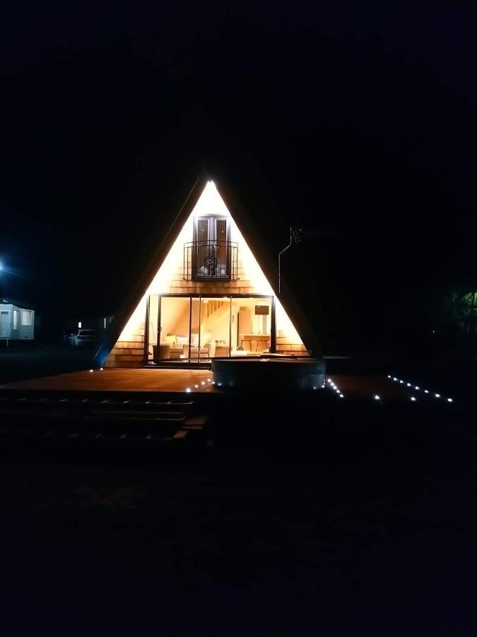 Widgeon Bespoke Cabin Is Lakeside With Private Fishing Peg, Hot Tub Situated At Tattershall Lakes Country Park Εξωτερικό φωτογραφία