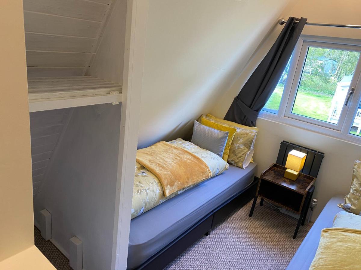 Widgeon Bespoke Cabin Is Lakeside With Private Fishing Peg, Hot Tub Situated At Tattershall Lakes Country Park Εξωτερικό φωτογραφία