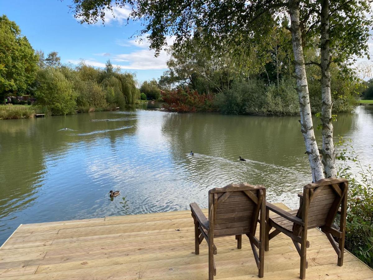 Widgeon Bespoke Cabin Is Lakeside With Private Fishing Peg, Hot Tub Situated At Tattershall Lakes Country Park Εξωτερικό φωτογραφία