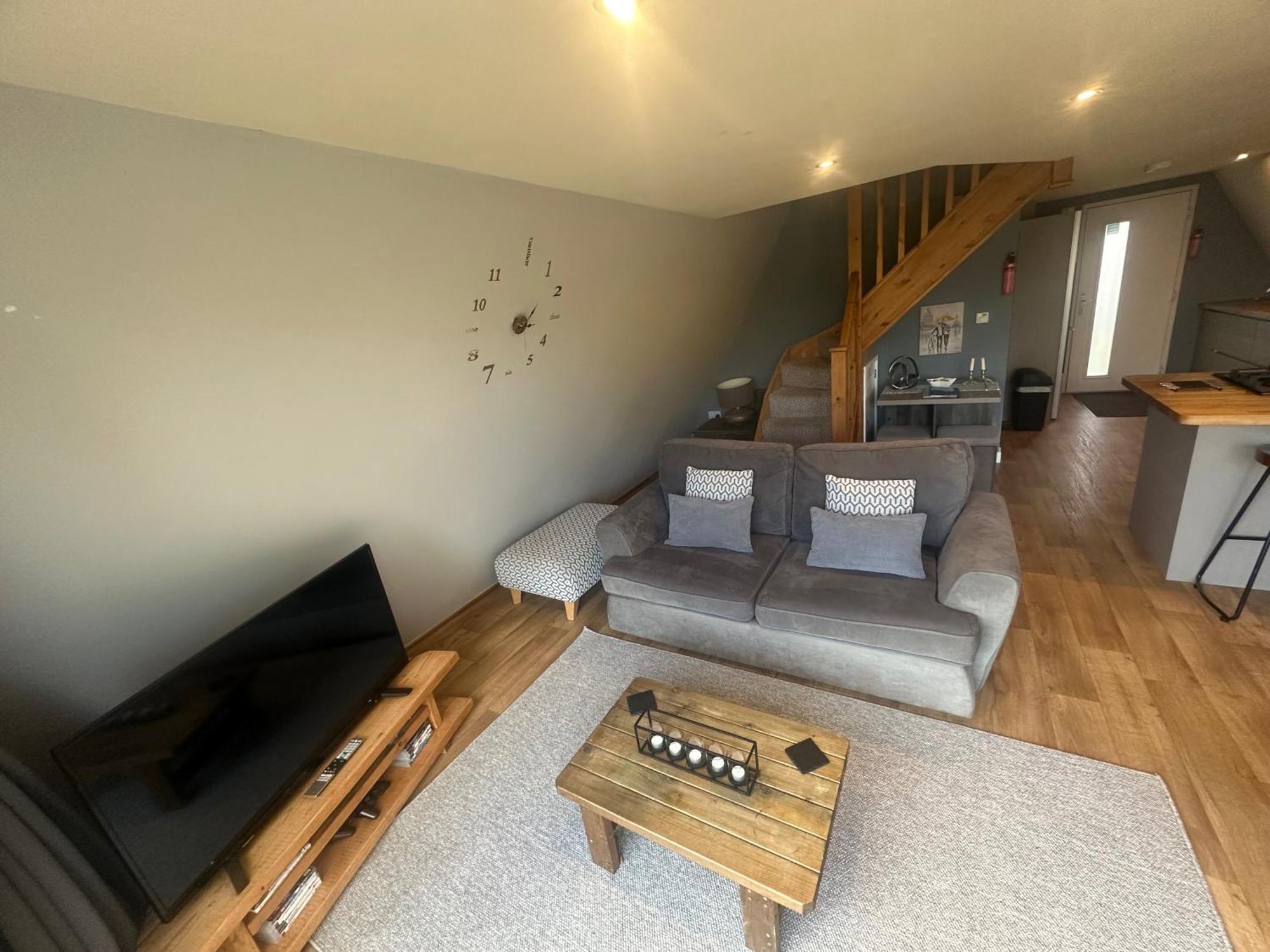 Widgeon Bespoke Cabin Is Lakeside With Private Fishing Peg, Hot Tub Situated At Tattershall Lakes Country Park Εξωτερικό φωτογραφία